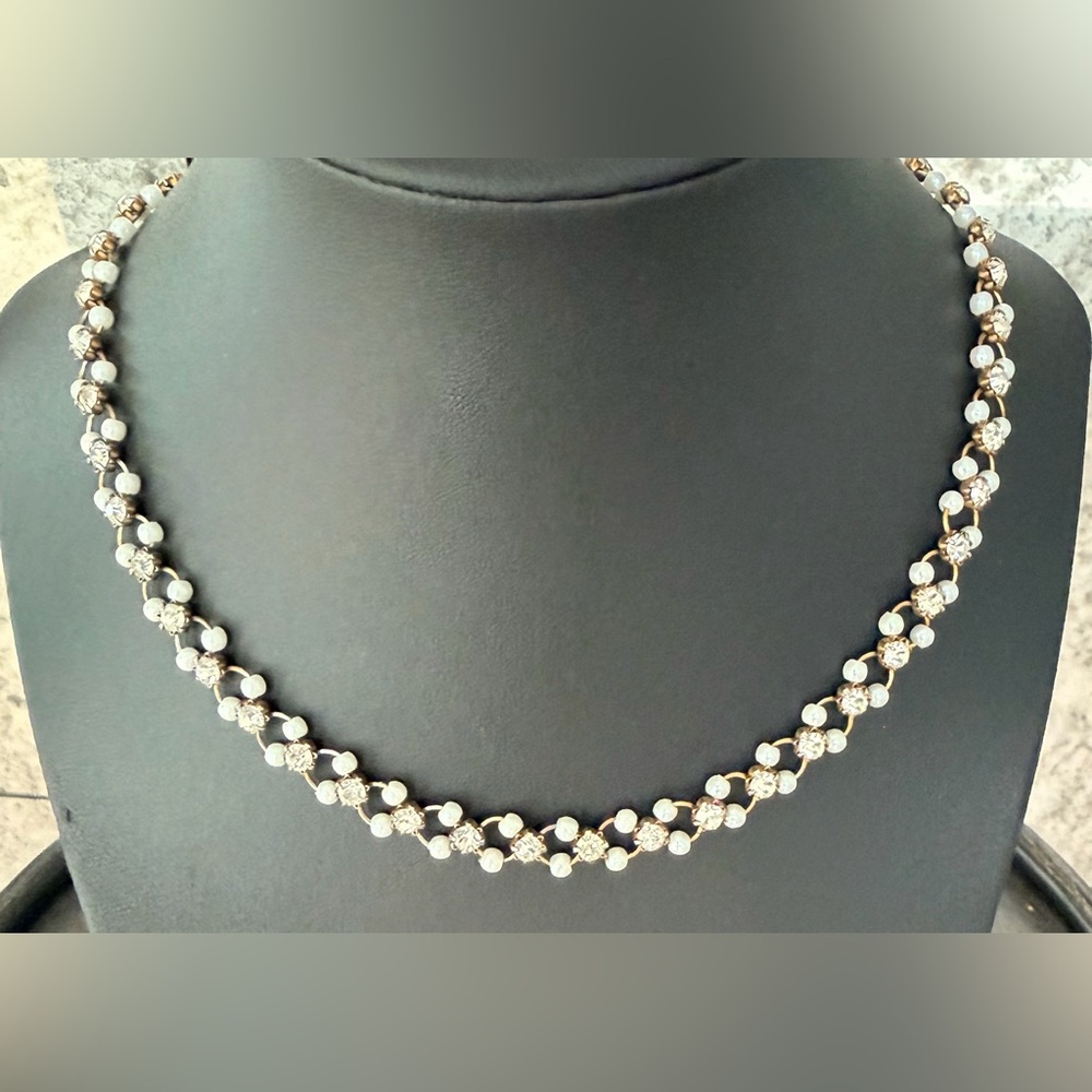 💎 Vintage Napier white faux pearl and metal intertwined necklace.